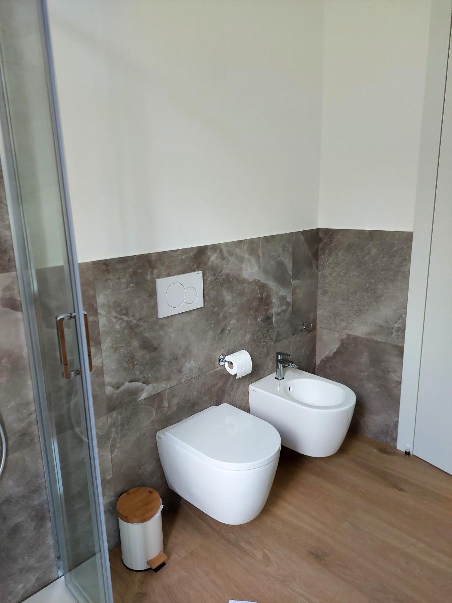 Apartamento Casa Corso Matteotti 16 Lecco Exterior foto